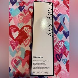New Mary Kay Product.  Moisture renewing gel mask.